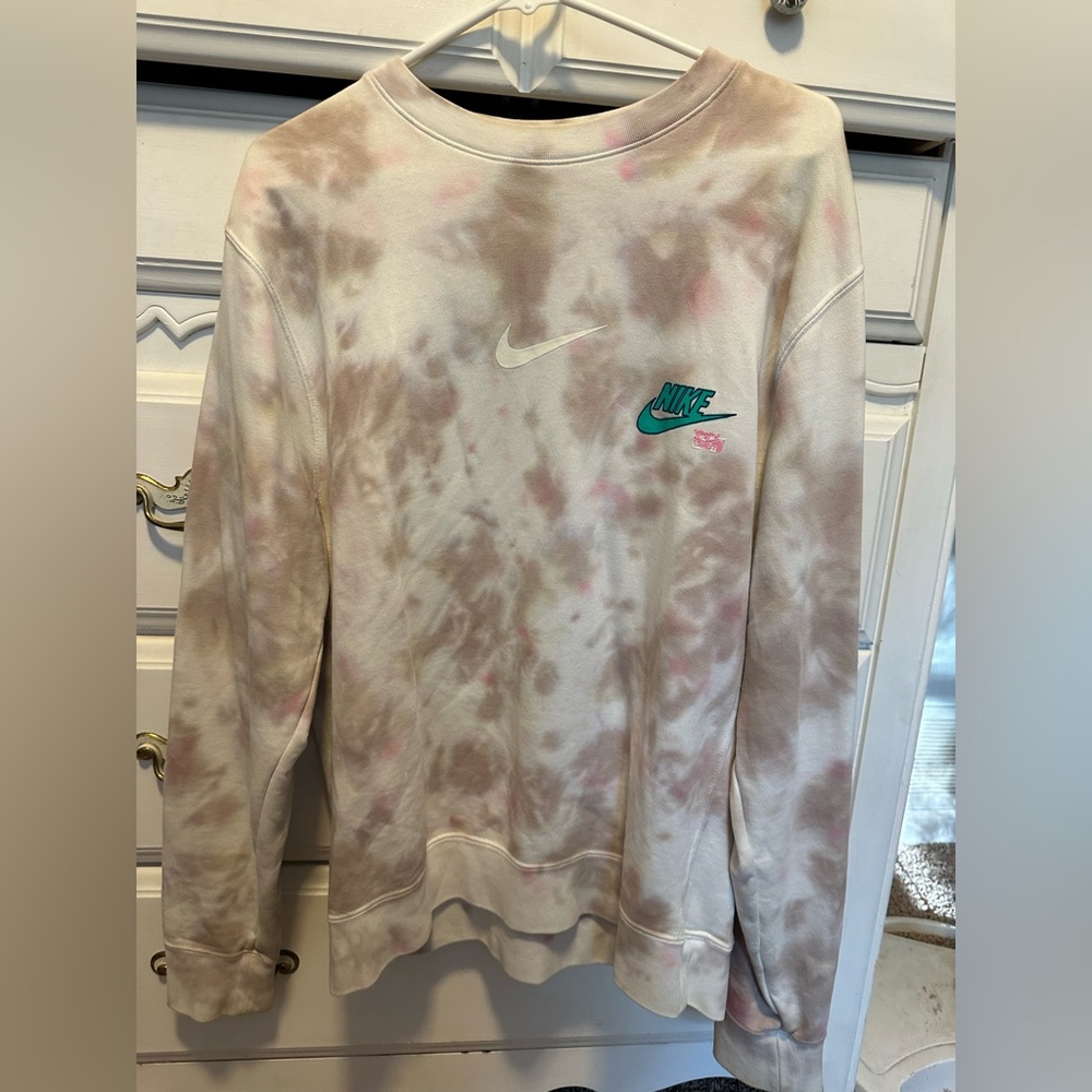 NIKE SOFT TIE DYE DETAILED CREWNECK SZ MEN’S MEDIUM BARELY WORN